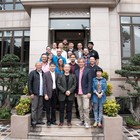 Gruppenfoto vor dem YMCA of Guangzhou